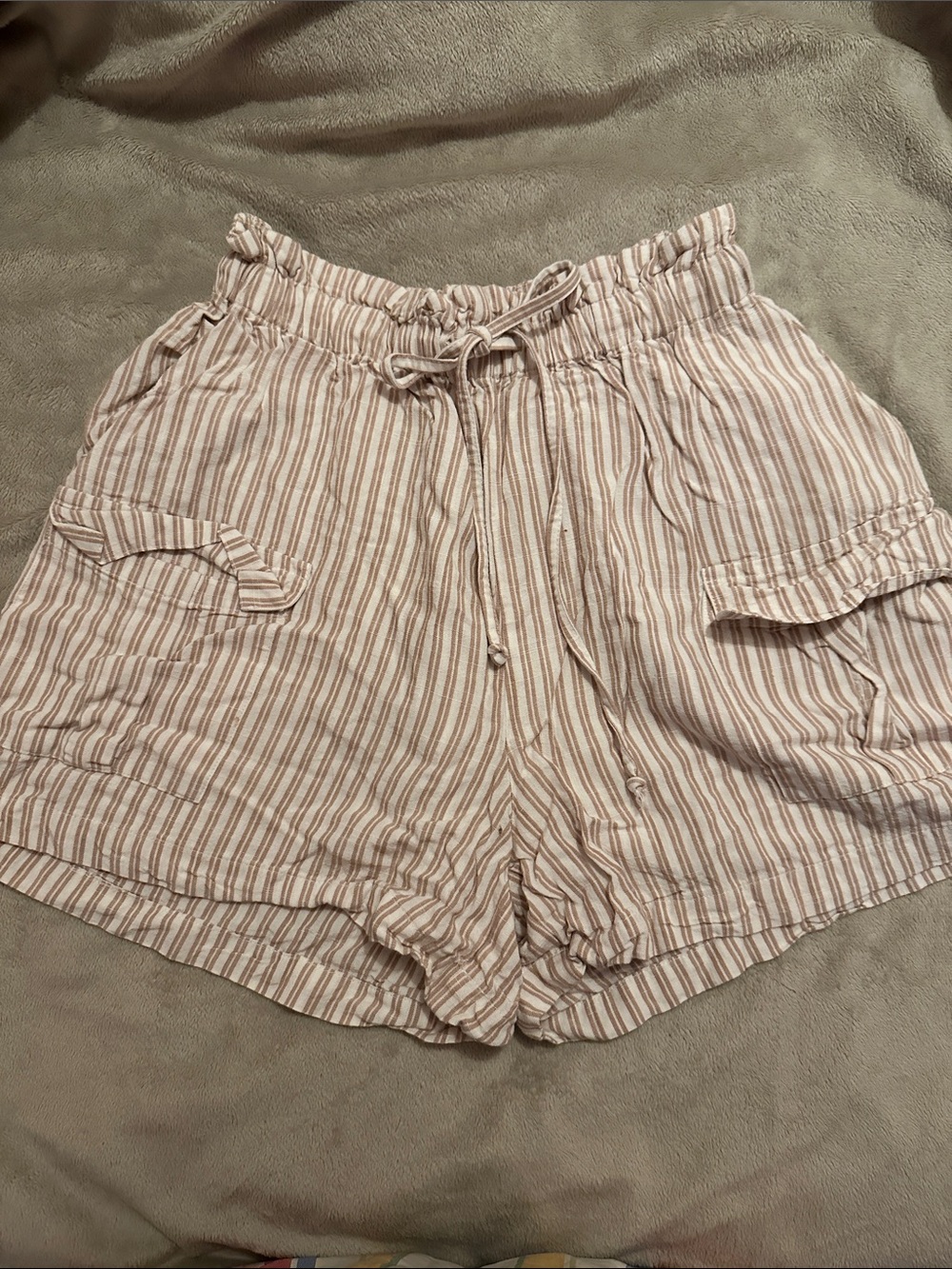 Striped Paperbag Waist Cargo Shorts - Beige/White